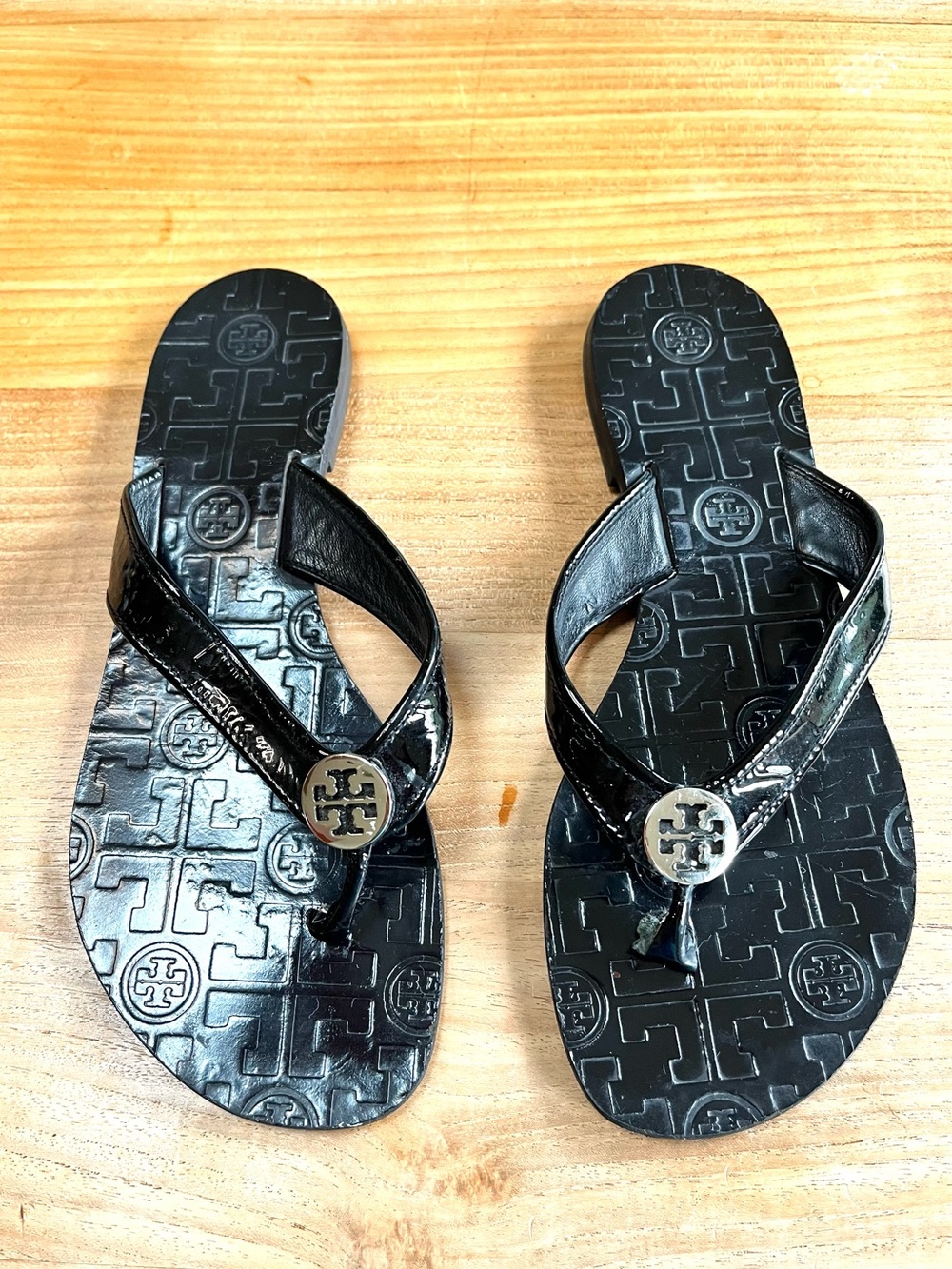 Tory Burch Thora Black Patent Leather Flip Flops Sandals Thongs Size 7